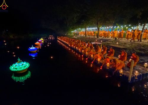 ภาพ No.109803:พิธีจุดประทีปถวายเป็นพุทธบูชา และบูชาธรรมมหาปูชนียาจารย์ วันที่ 10 มกราคม พ.ศ. 2567 ณ อนุสรณ์สถานคลองบางนางแท่น อ.สามพราน จ.นครปฐม