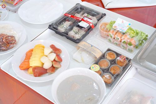 ภาพ No.248513:วันที่ 27 กันยายน พ.ศ. 2568 พิธีถวายเมนูสวรรค์เพื่อการบรรลุธรรม ณ หอฉันคุณยายอาจารย์ฯ วัดพระธรรมกาย