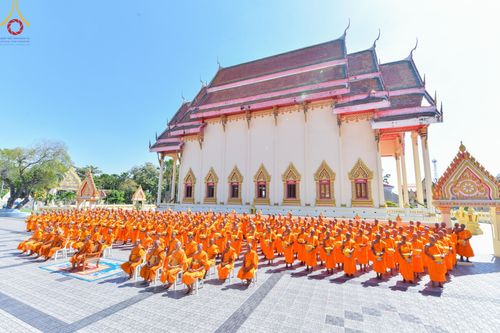 พิธีขอขมา มอบบาตรผ้าไตร บรรพชา อุปสมบท  ในโครงการอุปสมบทบูชาธรรมมหาปูชนียาจารย์ ณ วัดกลางพระอารามหลวง อ.เมืองบุรีรัมย์ จ.บุรีรัมย์ วันศุกร์ที่ 6 ธันวาคม พ.ศ. 2567