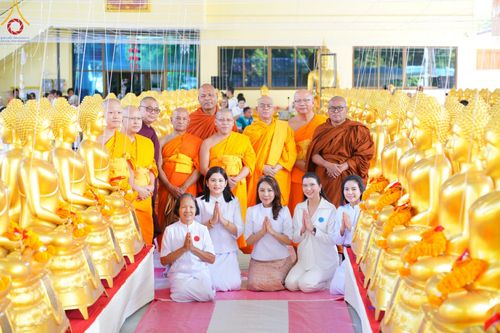 ภาพ No.186406:พิธีบรรจุพระบรมสารีริกธาตุ และพิธีพุทธาภิเษกองค์พระประธาน 150 องค์  ส่งประดิษฐาน ณ ดินแดนพุทธภูมิ อินเดีย-เนปาล ณ วัดประยูรธรรมาราม อ.ลำลูกกา จ.ปทุมธานี วันอาทิตย์ที่ 15 ธันวาคม พ.ศ. 2567