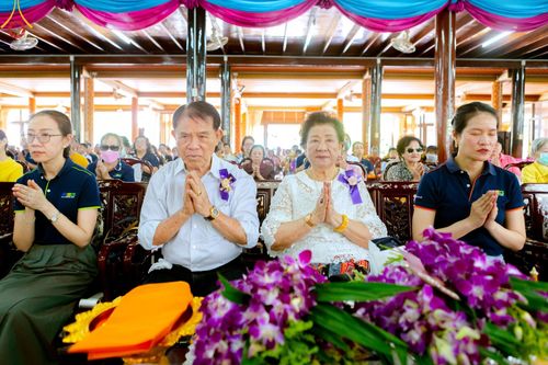 ภาพ No.165206:พิธีทอดกฐิน ณ วัดอินทโชติสังฆโพธิ์ธาราม อ.พนมสารคาม จ.ฉะเชิงเทรา ในโครงการกฐินสามัคคีทั่วไทย 30,000 วัด บูชาธรรม 80 ปี หลวงพ่อธัมมชโย โดยคณะศิษยานุศิษย์วัดพระธรรมกาย วันที่ 20 ตุลาคม พ.ศ. 2567