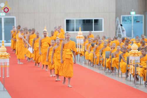 พิธีถวายทุนการศึกษา ภาษาต่างประเทศแด่สามเณร วันสามเณรอินเตอร์ วันเสาร์ที่ 5 ตุลาคม พ.ศ. 2567 ณ ค่ายจองแชมป์ หมู่กุฏิสามเณรเปรียญธรรม วัดพระธรรมกาย จ.ปทุมธานี