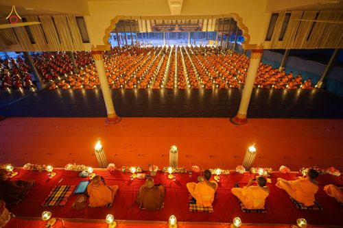 ภาพ No.76545:คณะสงฆ์และสามเณรบังกลาเทศ ปฎิบัติธรรมและจุดโคมประทีปถวายเป็นพุทธบูชา วันที่ 17 กุมภาพันธ์ พ.ศ. 2566