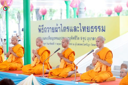 ภาพ No.223729:วันอาทิตย์ที่ 11 พฤษภาคม พ.ศ. 2568 พิธีอุปสมบทสามเณรเปรียญธรรมอุปสมบทอุทิศชีวิต 9 รูป อุบาสก 1 ท่าน ณ อุโบสถพระไตรปิฏกวัดพระธรรมกาย