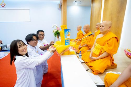 ภาพ No.270399:วันอาทิตย์ที่ 19 ตุลาคม พ.ศ. 2568 พิธีทอดกฐินสามัคคี เพื่อสถาปนากุฏิสงฆ์  น้อมถวายเป็นพุทธบูชาและบูชาธรรม แด่หลวงพ่อธัมมชโย ณ วัดพุทธเคปทาวน์  ประเทศสาธารณรัฐแอฟริกาใต้