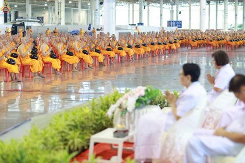 ภาพ No.263888:วันอาทิตย์ที่ 2 พฤศจิกายน พ.ศ. 2568 พิธีตักบาตรอาทิตย์ต้นเดือน ณ บ้านแก้วเรือนทองคุณยายฯ วัดพระธรรมกาย