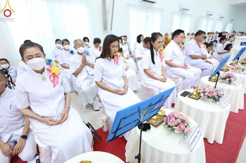 ภาพ No.107295:พิธีเจริญพระพุทธมนต์ ปฏิบัติธรรม มอบทุนการศึกษา ถวายสังฆทาน 140 วัด ณ ศุนย์ปฏิบัติธรรมพระมงคลเทพมุนี อ.สองพี่น้อง จ.สุพรรณบุรี วันเสาร์ที่ 6 มกราคม พ.ศ. 2567