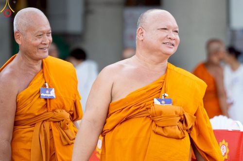 ภาพ No.221549:วันอังคารที่ 22 เมษายน พ.ศ. 2568 ภาพพิธีถวายมหาสังฆทานคณะสงฆ์ 40,000 กว่าวัดทั่วประเทศ เนื่องในวันคุ้มครองโลก ชุดที่ 2 (ปลื้มให้สมการรอคอย) ณ ลานธรรมพระมหาธรรมกายเจดีย์ วัดพระธรรมกาย