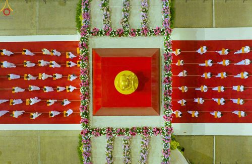 ภาพ No.88939:พิธีทอดผ้าป่าสมทบกฐินครั้งที่ 2 วันศุกร์ที่ 29 กันยายน พ.ศ. 2566 วันเพ็ญขึ้น 15 ค่ำ เดือน 10 ณ ห้องแก้วสารพัดนึก 1 วัดพระธรรมกาย