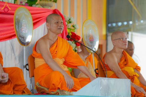 ภาพ No.176937:พิธีทอดกฐิน ณ วัดศรีวรรณวนาราม จ.ปทุมธานี ในโครงการทอดกฐินสามัคคีทั่วไทย 30,000 วัด บูชาธรรม 80 ปี หลวงพ่อธัมมชโย โดยคณะศิษยานุศิษย์วัดพระธรรมกาย วันที่ 2 พฤศจิกายน พ.ศ. 2567