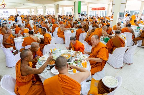 ภาพ No.233516:วันจันทร์ที่ 7 กรกฎาคม พ.ศ. 2568 จังหวัดบุรีรัมย์รวมใจ สัมมนาคณะสงฆ์ เพื่อฟื้นฟูพระพุทธศาสนา  โครงการทอดกฐินสามัคคีทั่วไทย 30,000 วัด ประจำปีพุทธศักราช 2568 และพิธีถวายมหาสังฆทาน 300 กว่าวัด โดยคณะศิษยานุศิษย์ บูชาธรรม 81 ปี หลวงพ่อธัมมชโย  ณ วัดกลาง พระ