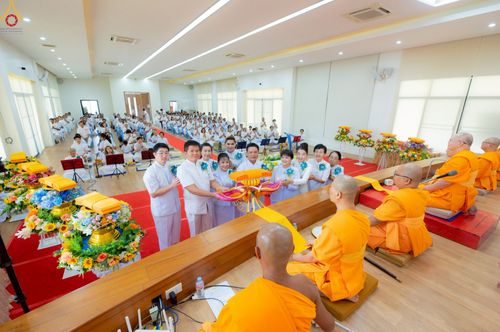 ภาพ No.255409:วันที่ 13 ตุลาคม พ.ศ. 2568 พิธีทอดกฐินสถาปนาอาคารเศรษฐีถาวร อาคารที่พักผู้มาปฏิบัติธรรม ณ ศูนย์ปฏิบัติธรรมจันทบุรี