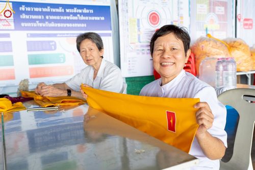 ภาพ No.220764:วันที่ 24-25 เมษายน พ.ศ. 2568 การเก็บงาน ผ้ารับประเคน ผ้าระบาย โต๊ะ เก้าอี้  ภายหลังงานวันคุ้มครองโลก ณ วัดพระธรรมกาย