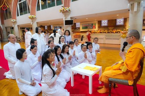 ภาพ No.159908:พิธีบูชาข้าวพระ วันอาทิตย์ต้นเดือน ณ วัดพระธรรมกายลอนดอน วันที่ 6 ตุลาคม พ.ศ. 2567