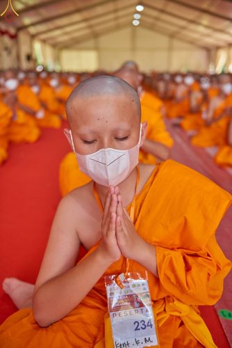 ภาพ No.67992:พิธีบรรพชาสามเณรธรรมทายาท ณ บรมพุทโธ ประเทศอินโดนีเซีย วันที่ 17 ธันวาคม พ.ศ. 2565