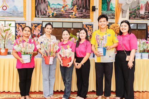 ภาพ No.170100:พิธีทอดกฐิน ณ วัดทุ่งวิจิตร อ.นาดี จ.ปราจีนบุรี ในโครงการกฐินสามัคคีทั่วไทย 30,000 วัด บูชาธรรม 80 ปี หลวงพ่อธัมมชโย โดยคณะศิษยานุศิษย์วัดพระธรรมกาย วันที่ 27 ตุลาคม พ.ศ. 2567