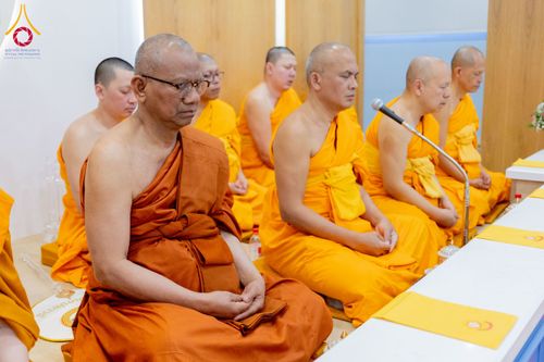 ภาพ No.233273:วันอาทิตย์ที่ 6 กรกฎาคม พ.ศ. 2568 พิธีถวายมหาสังฆทานแด่คณะสงฆ์ทั่วโลกและพิธีตักบาตรเนื่องในวันเข้าพรรษา  ณ วัดพุทธเคปทาวน์ ประเทศแอฟริกาใต้