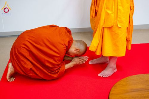 ภาพ No.222365:วันที่ 21 เมษายน พ.ศ. 2568 หลวงพ่อทัตตชีโวต้อนรับคณะสงฆ์ WAB ณ อาคาร 100 ปี คุณยายมหารัตนอุบาสิกาจันทร์ ขนนกยูง วัดพระธรรมกาย