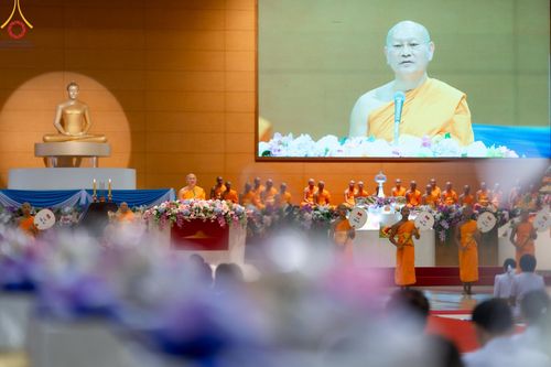 ภาพ No.147042:พิธีมุทิตาสักการะพระภิกษุ ผู้สอบได้เปรียญธรรม 9 ประโยคระดับโลกปีที่ 36, พิธีมอบโล่เกียรติยศและทุนการศึกษา สำนักเรียนบาลีดีเด่นทั่วประเทศ, พิธีถวายมหาสังฆทานคณะสงฆ์ 2,000 กว่าวัด ทั่วประเทศ ปีที่ 24, พิธีถวายไทยธรรมคณะสงฆ์ 323 วัด 4 จังหวัดชายแดนภาคใต้
