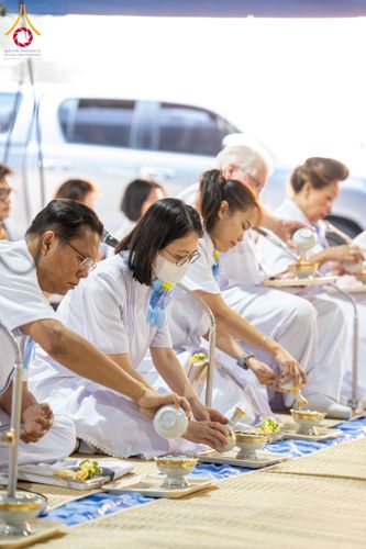 ภาพ No.192528:พิธีถวายภัตตาหารเป็นสังฆทาน แด่พระธรรมยาตรา ณ อนุสรณ์สถานคลองบางนางแท่น อ.สามพราน จ.นครปฐม ในโครงการธรรมยาตรา กตัญญูบูชา มหาปูชนียาจารย์ พระมงคลเทพมุนี(สด จนฺทสโร) พระผู้ปราบมาร อนุสรณ์สถาน 7 แห่ง ปีที่ 13 วันที่ 10 มกราคม พ.ศ. 2568
