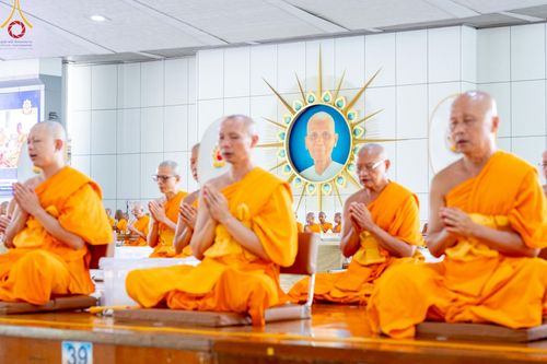 ภาพ No.220687:วันเสาร์ที่ 26 เมษายน พ.ศ.2568 (วันพระ แรม 15 ค่ำ เดือน 5) พิธีถวายภัตตาหารเมนูสวรรค์ "เพื่อการบรรลุธรรม" และ พิธีบุพเปตพลี ครั้งที่ 163 ร่วมอุทิศบุญแด่หมู่ญาติที่ล่วงลับไปแล้ว และสืบทอดอายุพระพุทธศาสนา ณ หอฉันคุณยายอาจารย์ฯ วัดพระธรรมกาย