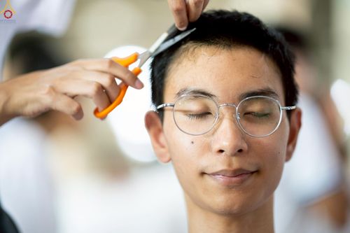 ภาพ No.228613:วันอังคารที่ 10 มิถุนายน พ.ศ. 2568 (วันพระ ขึ้น 15 ค่ำ เดือน 7) พิธีบุพเปตพลี ครั้งที่ 165 อุทิศบุญแด่หมู่ญาติที่ล่วงลับไปแล้ว และสืบทอดอายุพระพุทธศาสนา ณ หอฉันคุณยายอาจารย์ฯ วัดพระธรรมกาย