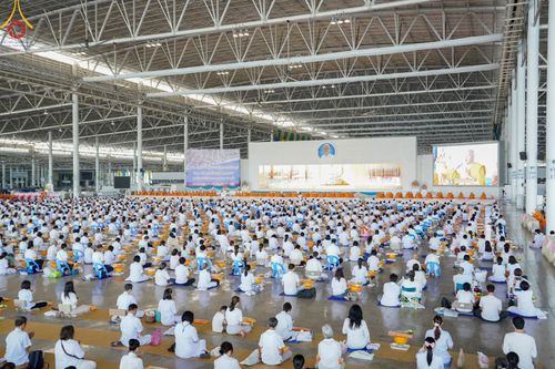 ภาพ No.131579:พิธีร่วมบุญบรรพชาสามเณร 5,000 รูป ณ บ้านแก้วเรือนทองคุณยาย สภาธรรมกายสากล วัดพระธรรมกาย วันเสาร์ที่ 23 มีนาคม พ.ศ. 2567