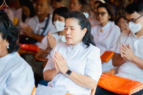 ภาพ No.166743:พิธีทอดกฐิน ณ วัดเขาดินมังกรทอง อ.บ่อทอง จ.ชลบุรี  ในโครงการกฐินสามัคคีทั่วไทย 30,000 วัด บูชาธรรม 80 ปี หลวงพ่อธัมมชโย โดยคณะศิษยานุศิษย์วัดพระธรรมกาย วันที่ 23 ตุลาคม พ.ศ. 2567