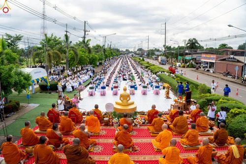 ภาพ No.229840:วันพฤหัสบดีที่ 26 มิถุนายน พ.ศ. 2568 พิธีตักบาตรพระ 1,165 รูป ฉลองก่อตั้งเมืองวานรนิวาส ครบรอบ 164 ปี ณ ถนนวานรนิวาส-อากาศอำนวย อ.วานรนิวาส จ.สกลนคร