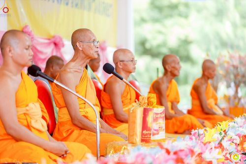 ภาพ No.251821:วันที่ 8 ตุลาคม พ.ศ. 2568 พิธีทอดกฐินสามัคคีทั่วไทย 30,000 วัด โดยคณะศิษยานุศิษย์ บูชาธรรม 81 ปี หลวงพ่อธัมมชโย ณ ศูนย์ปฏิบัติธรรมสวนผึ้ง จ.ราชบุรี