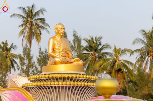 ภาพ No.109563:พิธีจุดประทีปถวายเป็นพุทธบูชา และบูชาธรรมมหาปูชนียาจารย์ วันที่ 10 มกราคม พ.ศ. 2567 ณ อนุสรณ์สถานคลองบางนางแท่น อ.สามพราน จ.นครปฐม