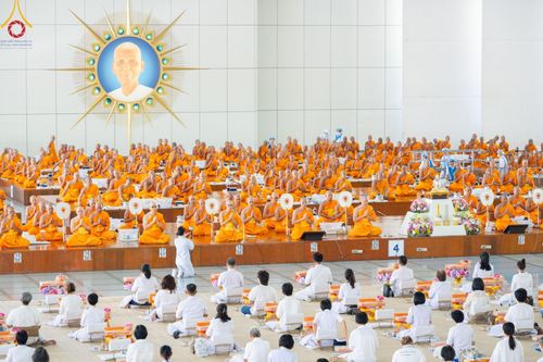 ภาพ No.177361:พิธีถวายภัตตาหารเมนูสวรรค์ และพิธีบุพเปตพลี ครั้งที่ 158 ร่วมอุทิศบุญแด่หมู่ญาติที่ล่วงลับไปแล้ว และสืบทอดอายุพระพุทธศาสนา ณ วัดพระธรรมกาย วันที่ 30 พฤศจิกายน พ.ศ.2567 (วันพระ แรม 15 ค่ำ เดือน 12)