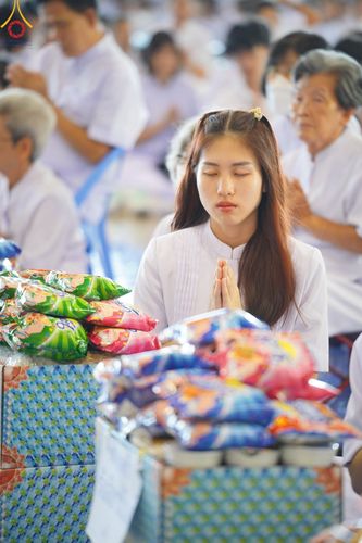 ภาพ No.167481:พิธีตักบาตรและพิธีบูชาข้าวพระ ในวันอาทิตย์ที่ 3 พฤศจิกายน พ.ศ. 2567 ณ วัดพระธรรมกาย