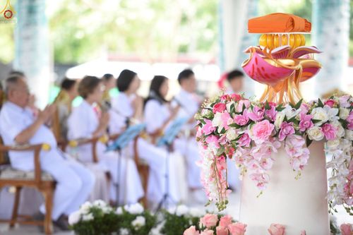 ภาพ No.262403:วันที่ 19 ตุลาคม พ.ศ. 2568 พิธีทอดกฐินสถาปนา แผ่นบันมงคลมหาเศรษฐี อาคาร 80 ปี หลวงพ่อธัมมชโย ในโครงการกฐินสามัคคีทั่วไทย 30,000 วัด บูชาธรรม 81 ปี หลวงพ่อธัมมชโย โดยคณะศิษยานุศิษย์วัดพระธรรมกาย ณ ศูนย์ปฏิบัติธรรมวิหารแดง ต.เจริญธรรม อ.วิหารแดง จ.สระบุรี