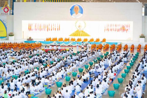 ภาพ No.276984:วันอาทิตย์ที่ 7 ธันวาคม พ.ศ. 2568 พิธีตักบาตรอาทิตย์ต้นเดือน ณ บ้านแก้วเรือนทองคุณยายฯ วัดพระธรรมกาย