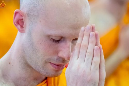 ภาพ No.236050:วันที่ 3 สิงหาคม พ.ศ. 2568 พิธีบูชาข้าวพระ ณ สภาธรรมกายสากล วัดพระธรรมกาย