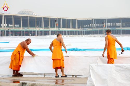 ภาพ No.217726:วันที่ 10-14 เมษายน พ.ศ. 2568 เจ้าหน้าที่อาสาสมัคร เตรียมงานวันคุ้มครองโลก ชุดที่ 2 วัดพระธรรมกาย จ.ปทุมธานี