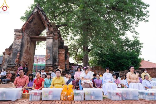 ภาพ No.138515:พิธีตักบาตร วัดราชบูรณะ จ.พระนครศรีอยุธยา วันที่ 25 พฤษภาคม พ.ศ.2567