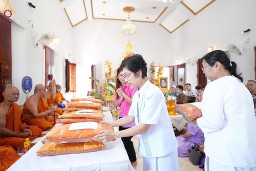 ภาพ No.167191:พิธีทอดกฐิน ณ วัดป่าสวนพฤกษชาติ ต.ทุ่งโพธิ์ อ.นาดี จ.ปราจีนบุรี ในโครงการกฐินสามัคคีทั่วไทย 30,000 วัด บูชาธรรม 80 ปี หลวงพ่อธัมมชโย โดยคณะศิษยานุศิษย์วัดพระธรรมกาย วันที่ 24 ตุลาคม พ.ศ. 2567