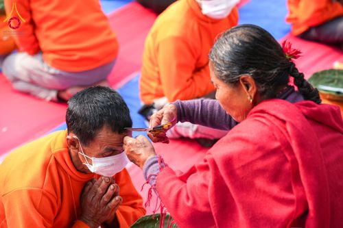 ภาพ No.129700:พิธีตัดปอยผมและแห่นาคธรรมทายาท ในโครงการบรรพชา 1,250 รูป ณ แดนประสูติ สวนลุมพินี ประเทศเนปาล วันที่ 2 มีนาคม พ.ศ. 2567