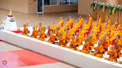 ภาพ No.146014:พิธีเจริญพระพุทธมนต์ ปฏิบัติธรรมเจริญสมาธิภาวนา เพื่อถวายเป็นพระราชกุศล แด่พระบาทสมเด็จพระเจ้าอยู่หัว เนื่องในโอกาสพระราชพิธีมหามงคล เฉลิมพระชนมพรรษา 6 รอบ 28 กรกฎาคม 2567 วันอาทิตย์ที่ 28 กรกฎาคม พ.ศ. 2567  ณ ห้องแก้วสารพัดนึก 2 สภาธรรมกายสากล