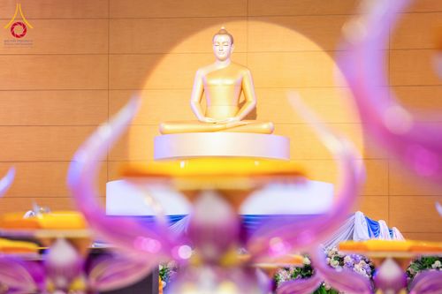 ภาพ No.134033:พิธีบูชาข้าวพระ  ในวันอาทิตย์ต้นเดือนที่ 7 เมษายน พ.ศ. 2567 ณ วัดพระธรรมกาย จ.ปทุมธานี