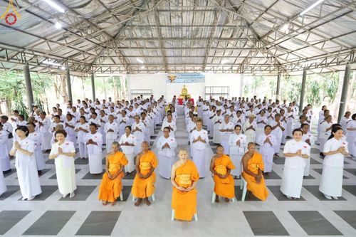 ภาพ No.152401:พิธีมอบสไบแก้ว โครงการอบรมอุบาสิกาแก้วจังหวัดบุรีรัมย์รุ่นที่ 1 วันที่ 6-8 กันยายน พ.ศ. 2567