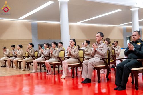 ภาพ No.208950:พระบาทสมเด็จพระเจ้าอยู่หัว ทรงมีพระราชศรัทธาทรงพระกรุณาโปรดเกล้าฯ ให้บำเพ็ญพระราชกุศลถวายภัตตาหารพระราชทาน การสอบบาลีสนามหลวง ณ วัดพระธรรมกาย ย อ.คลองหลวง จ.ปทุมธานี วันที่ 23-24 กุมภาพันธ์ พ.ศ. 2568