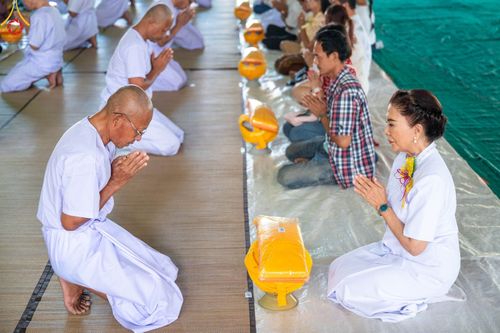 ภาพ No.101326:พิธีบรรพชาธรรมทายาท ในโครงการอุปสมบทบูชาธรรม มหาปูชนียาจารย์ พ.ศ. 2566 ณ วัดท่าสุวรรณ จ.ราชบุรี วันที่ 6 ธันวาคม พ.ศ. 2566