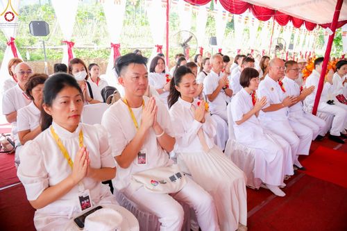 ภาพ No.104150:พิธีโปรยรัตนชาติ วางศิลาฤกษ์ สามเณรธรรมทายาทชาวอินโดนีเซียกว่า 1,000 รูป ณ มหาเจดีย์บุโรพุทโธ ประเทศอินโดนีเซีย ในวันที่ 21 ธันวาคม พ.ศ. 2566