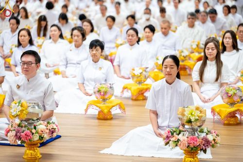 ภาพ No.206880:พิธีถวายโคมมาฆประทีป น้อมถวายเป็นพุทธบูชา แด่คณะพระภิกษุ สามเณร วัดพระธรรมกาย วันอาทิตย์ที่ 9 กุมภาพันธ์ พ.ศ. 2568 ณ ห้องแก้วสารพัดนึก 2 สภาธรรมกายสากล วัดพระธรรมกาย จังหวัดปทุมธานี