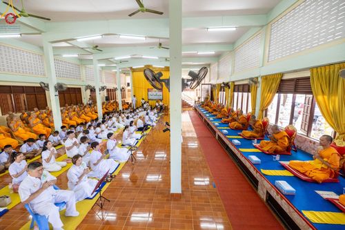 ภาพ No.196817:พิธีทอดผ้าป่าทำนุบำรุงศาสนสถาน ณ วัดโพธิ์เอน ต.บางขุนกอง อ.บางกรวย จ.นนทบุรี ในโครงการธรรมยาตรา กตัญญูบูชา มหาปูชนียาจารย์ พระมงคลเทพมุนี(สด จนฺทสโร) พระผู้ปราบมาร อนุสรณ์สถาน 7 แห่ง ปีที่ 13 วันที่ 17 มกราคม พ.ศ. 2568