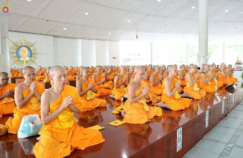 ภาพ No.228801:วันที่ 24 พฤษภาคม และ วันที่ 14 มิถุนายน พ.ศ.2568 พิธีถวายภัตตาหารเมนูสวรรค์ เพื่อการบรรลุธรรม ณ หอฉันคุณยายอาจารย์ฯ วัดพระธรรมกาย