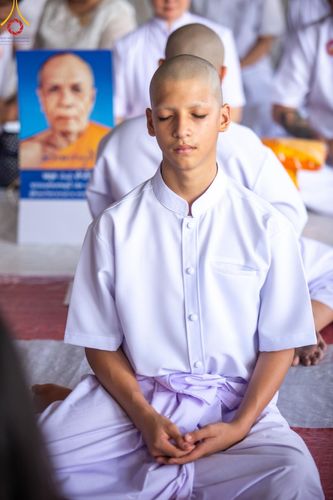 ภาพ No.133896:พิธีขอขมามอบผ้าไตร โครงการบรรพชาสามเณร ศูนย์อบรมวัดพระธรรมกาย ณ วัดพระธรรมกาย วันเสาร์ที่ 6 เมษายน พ.ศ. 2567